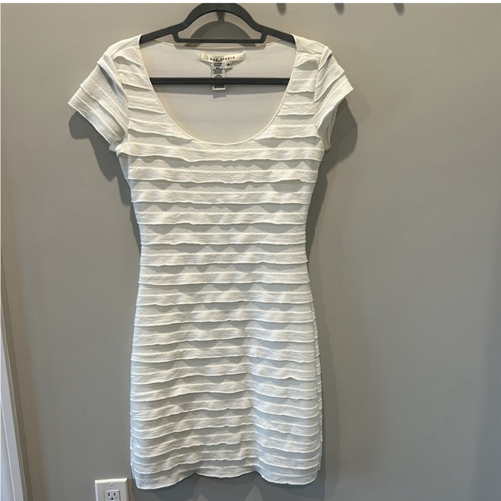Max Studio White Bodycon Mini Dress Scoop Neck Short Sleeves size small